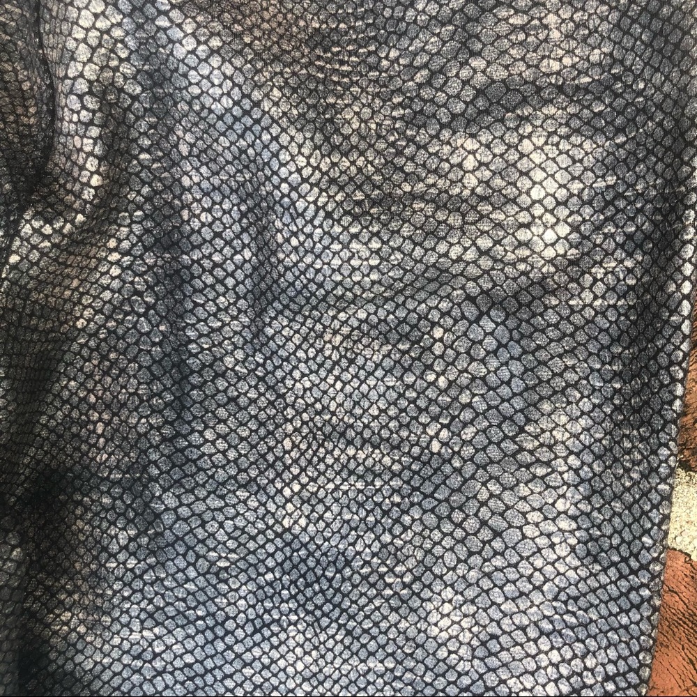 Paniz snakeskin metallic leggings size small - Picture 6 of 6
